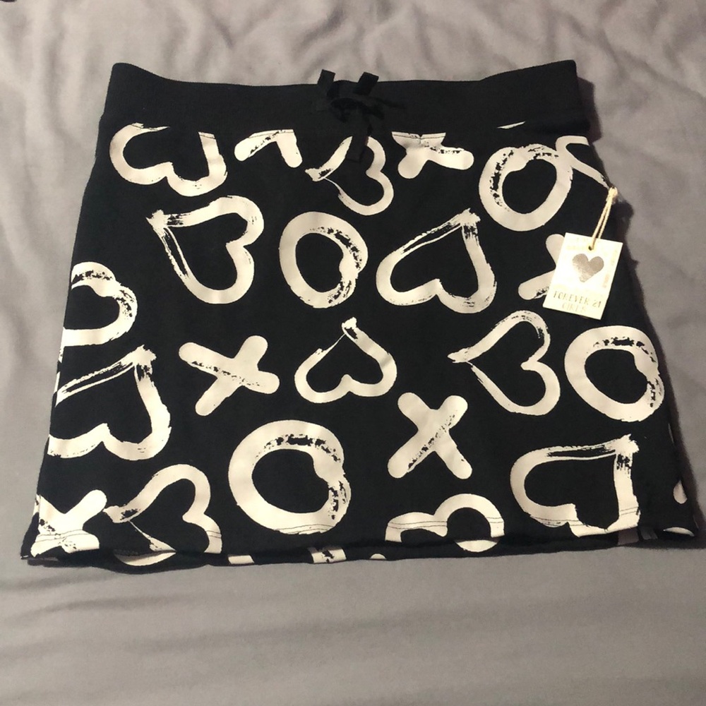 NWT FOREVER 21 girls heart skirt